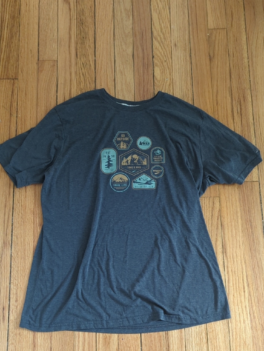 Brooks REI Gray T-shirt